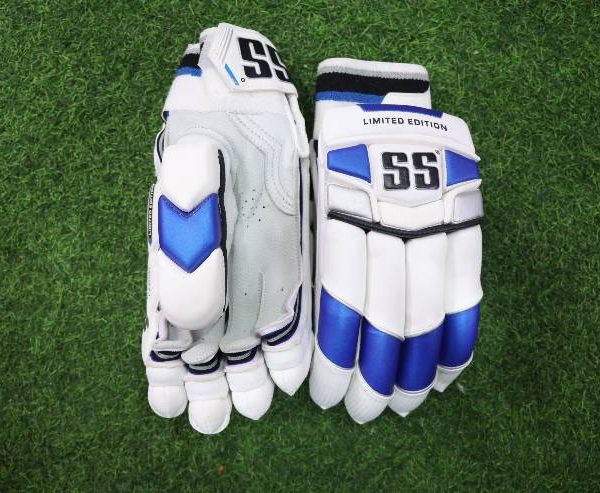 SS Aerolite Batting Gloves – Limited Edition