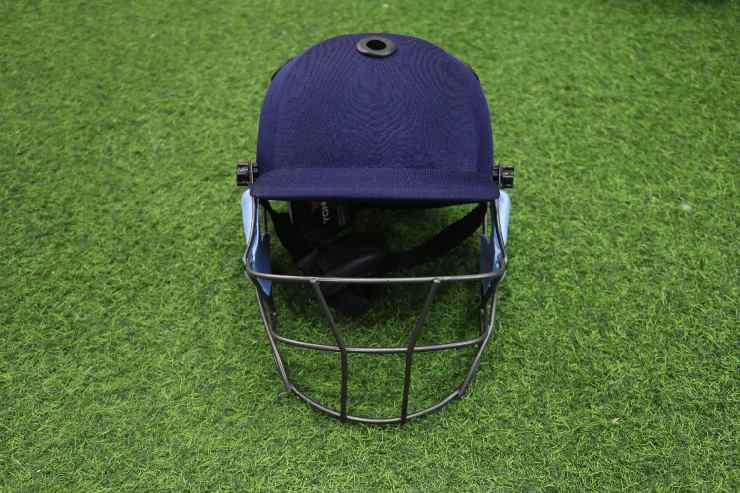 Yonker Cricket Helmet - Image 4