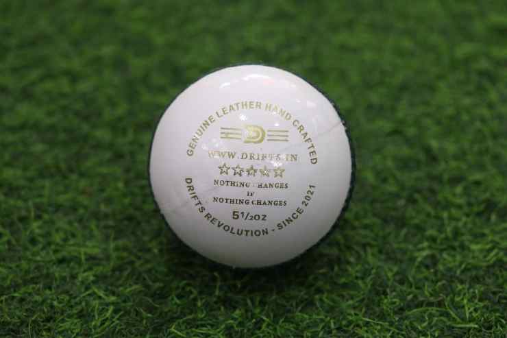 Drifts White Super Test Leather Ball